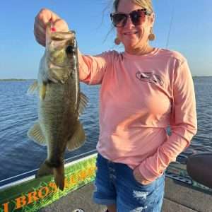 largemouth bass fishing lake okeechobee